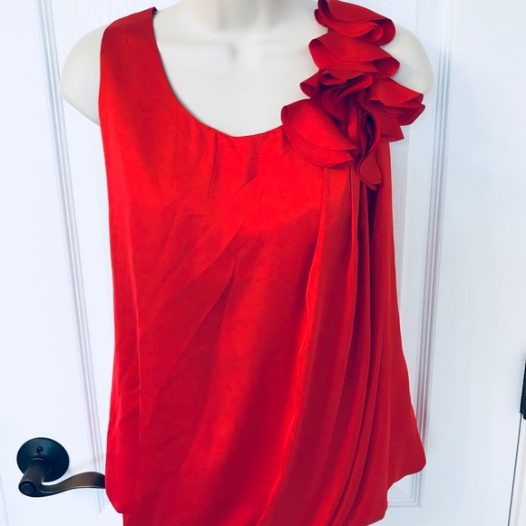 H&M Tops - H&M Red Bubble Sleeveless Top! 😍